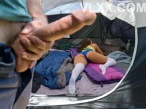 đi cắm trại chung, nam thanh niên nện người vợ ông cu xóm
